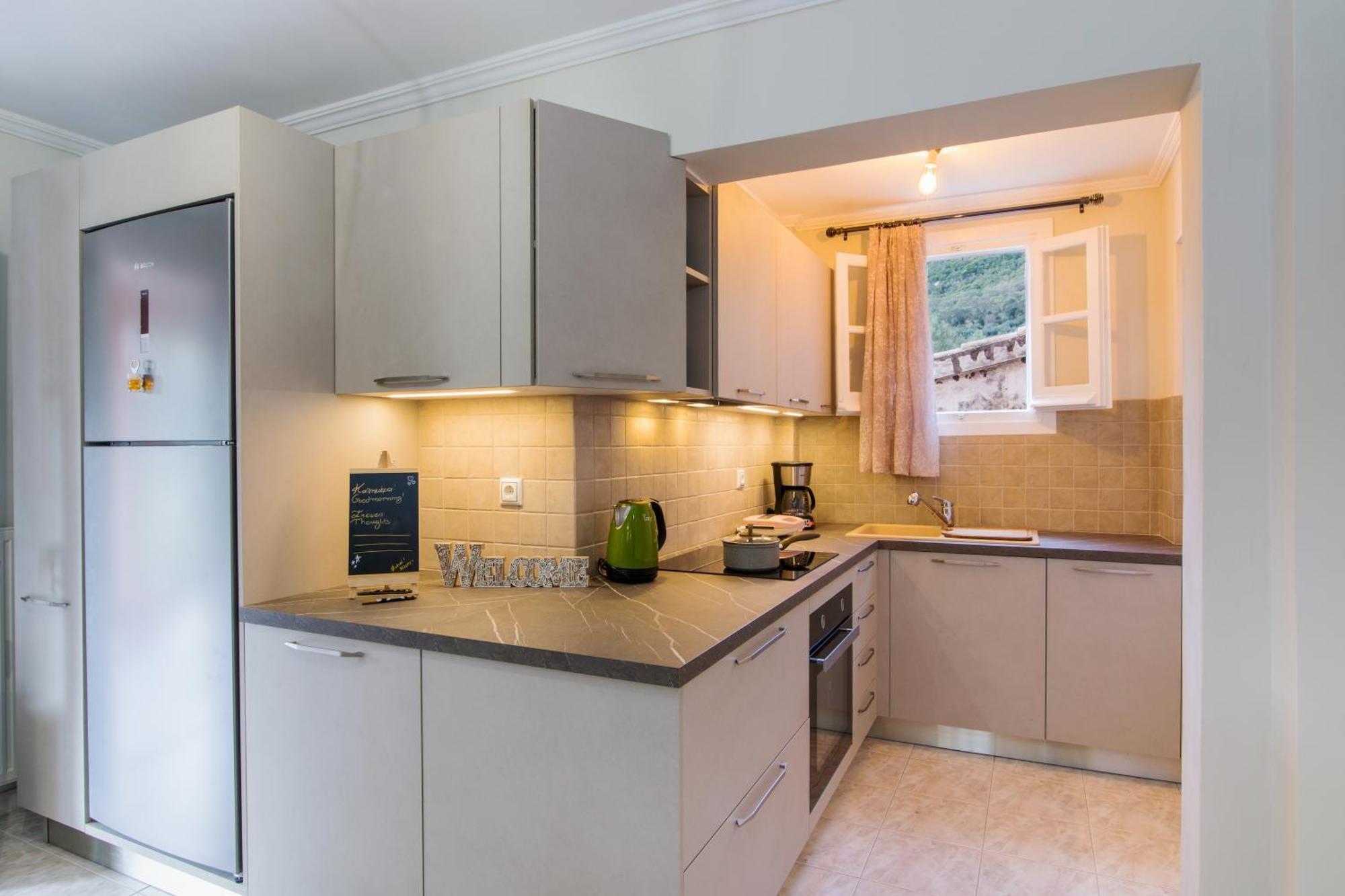 Spiros Holidays House Apartment *