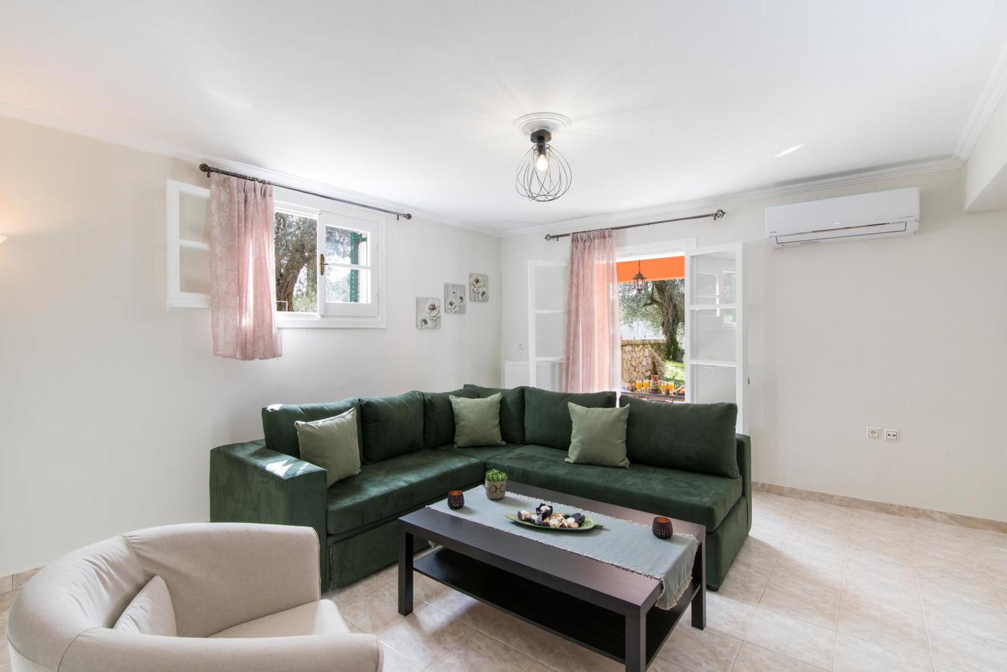 Spiros Holidays House *