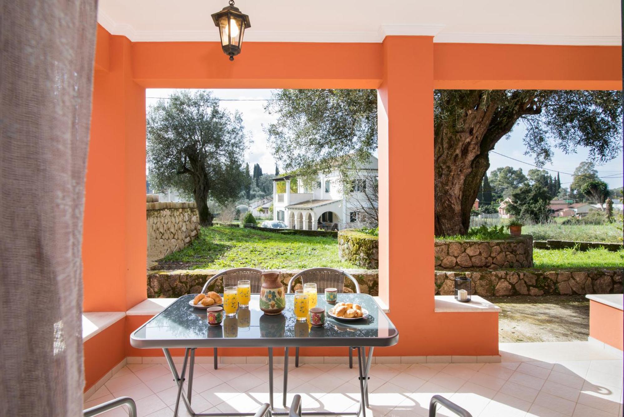 Spiros Holidays House *